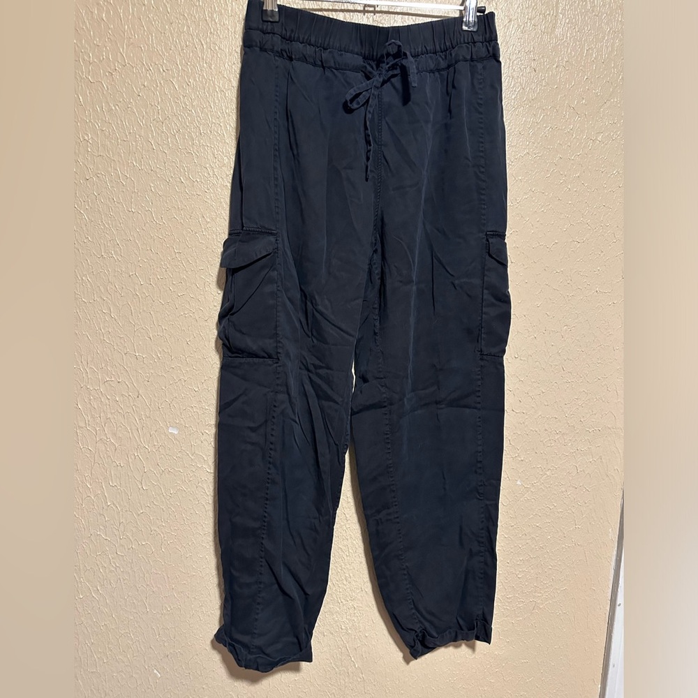 Lululemon Move Lightly Pants Cropped Cargo Style Size 6
